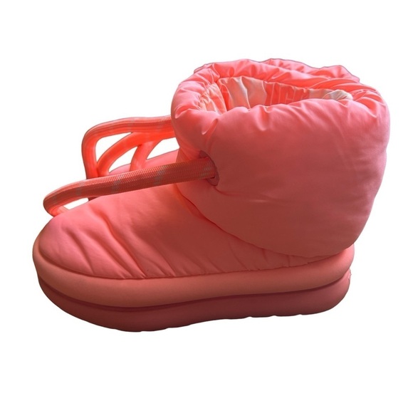UGG Maxi Mini Slip on Puff Sweetheart Boots in coral | size 7 | NWOT - Picture 1 of 7
